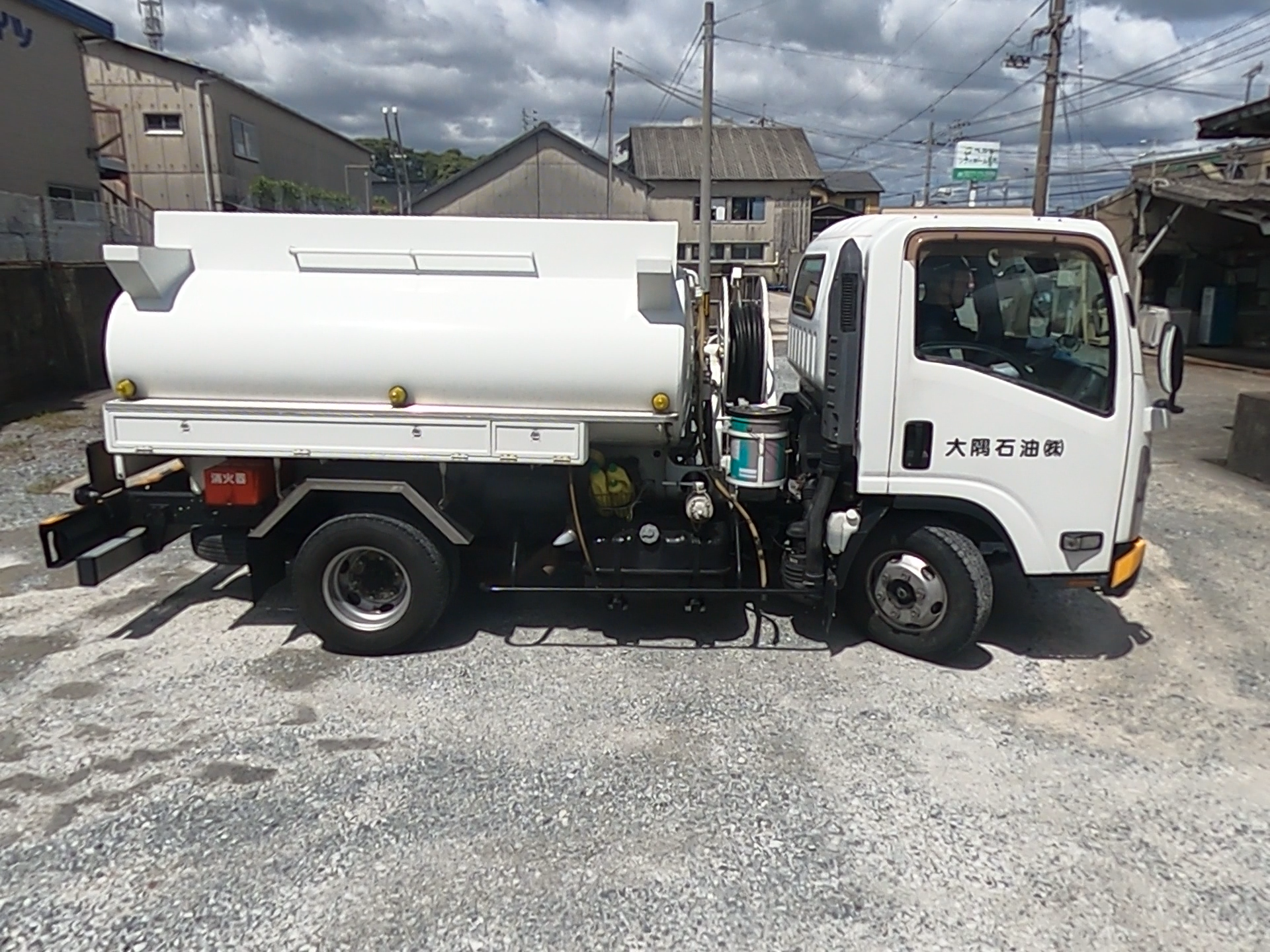 俵山豊田道路第1トンネル工事の重機燃料補給